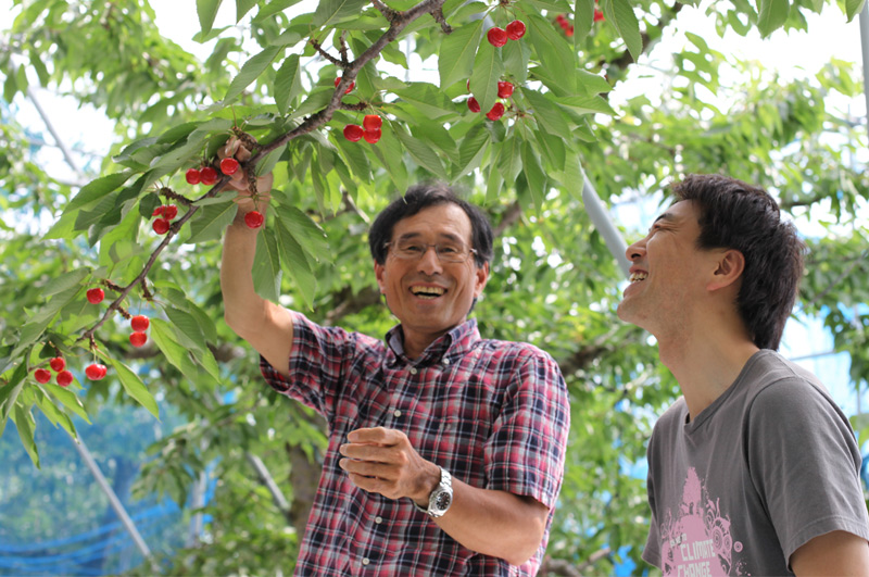 さくらんぼ農家さんと清川屋スタッフ