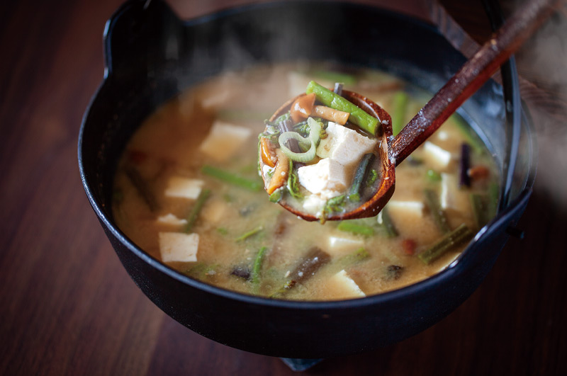 鍋に入った納豆汁